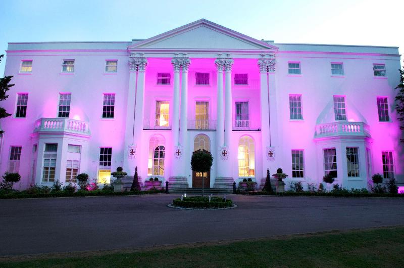 De Vere Beaumont Estate - Genel