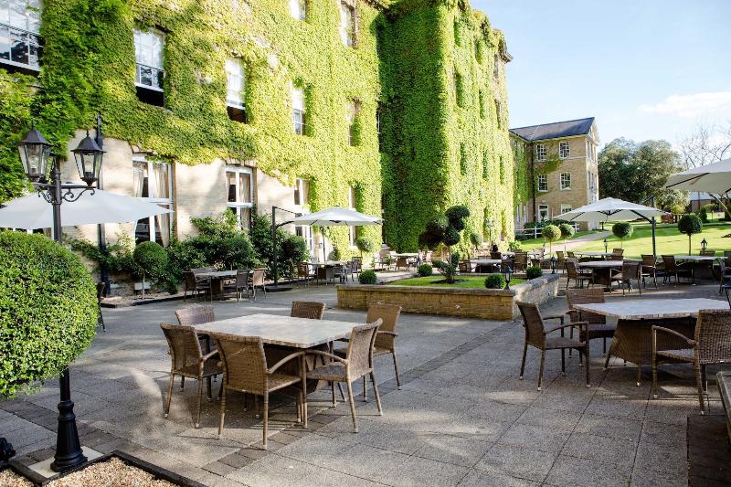 De Vere Beaumont Estate - Teras