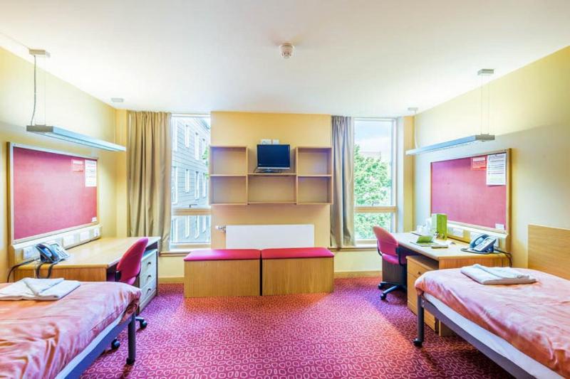 Summer stays at the university of Edinburgh - Oda