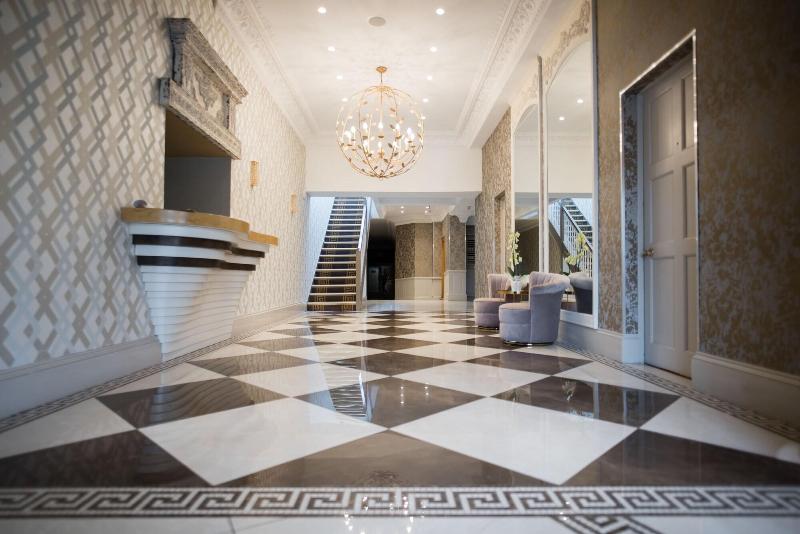 Manor House Hotel Guildford - Lobi