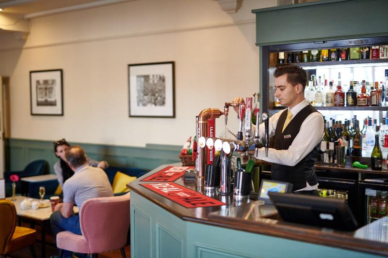 County Hotel - Bar