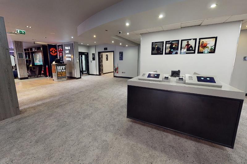 Village Hotel Maidstone - Lobi