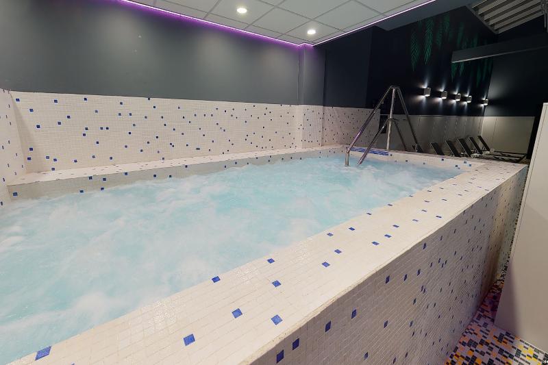 Village Hotel Maidstone - Havuz