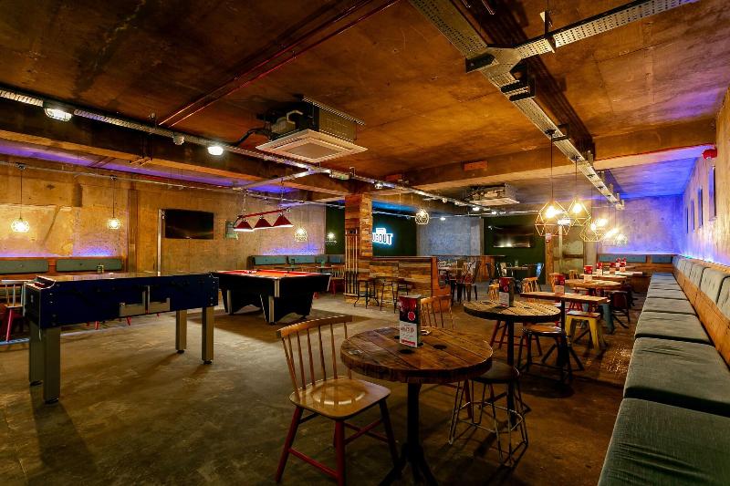 Cedar Court Huddersfield - Bar