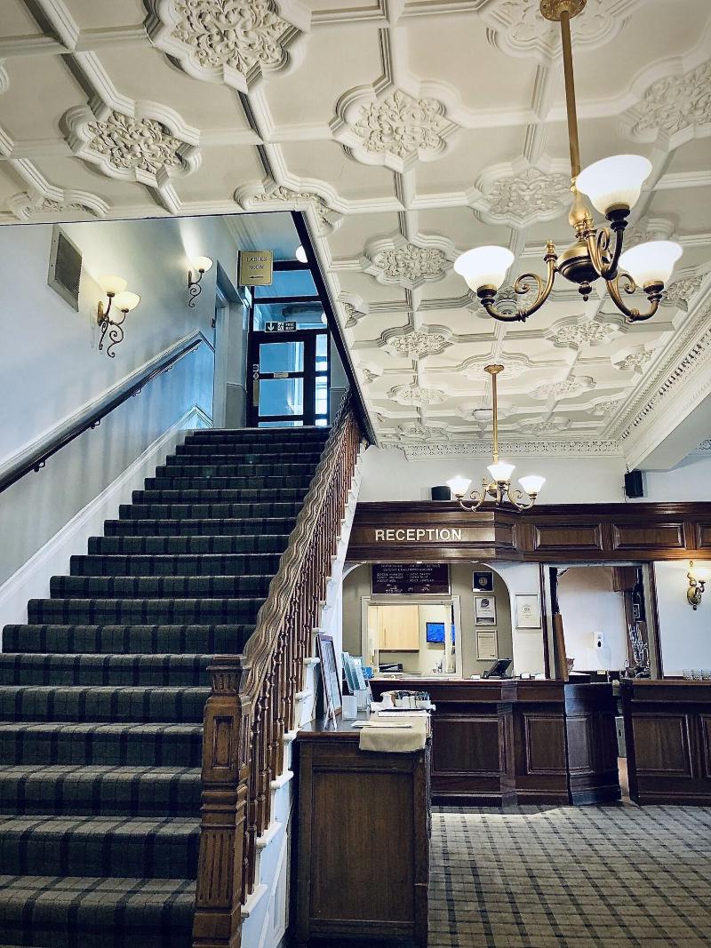 Clarendon Hotel - Lobi
