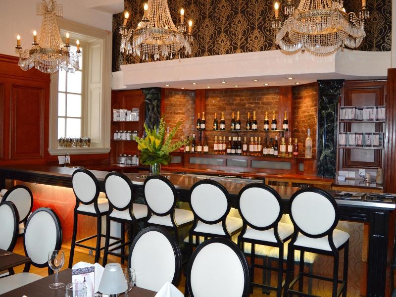 Queen s Hotel - Bar