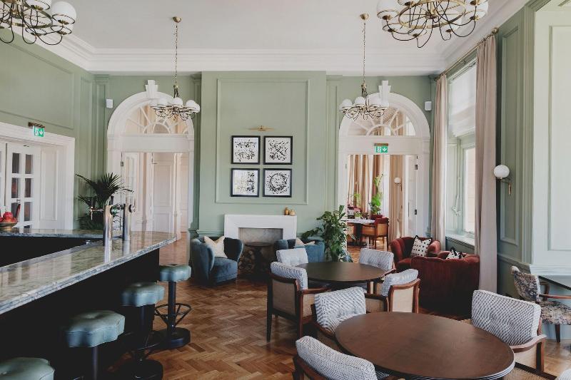 Queen s Hotel - Bar