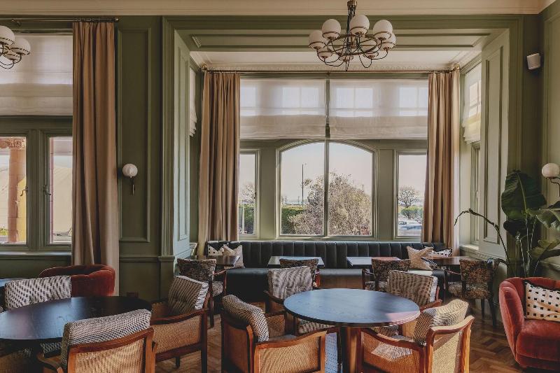 Queen s Hotel - Bar
