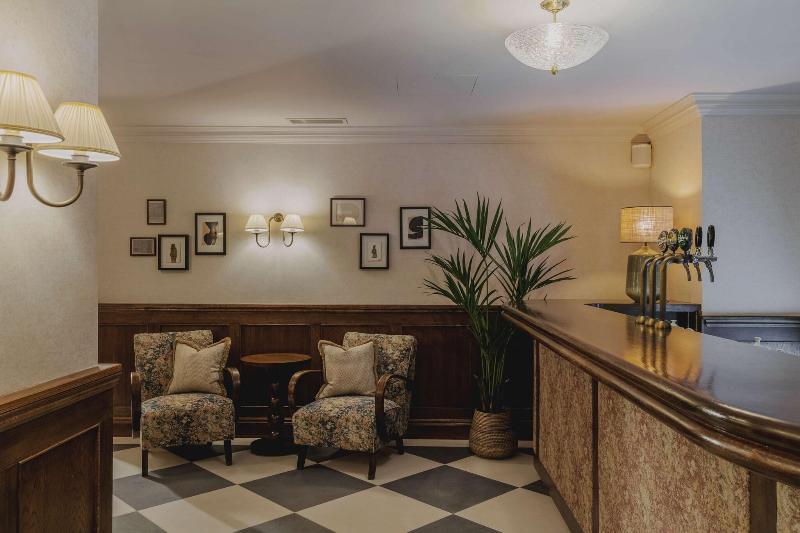 Queen s Hotel - Bar