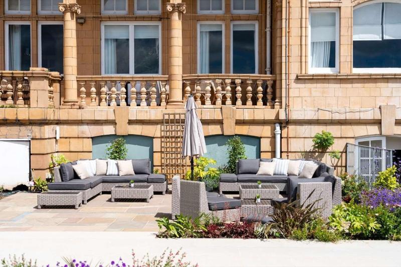 Queen s Hotel - Genel