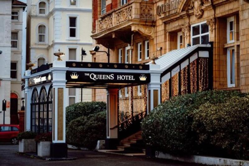 Queen s Hotel - Genel