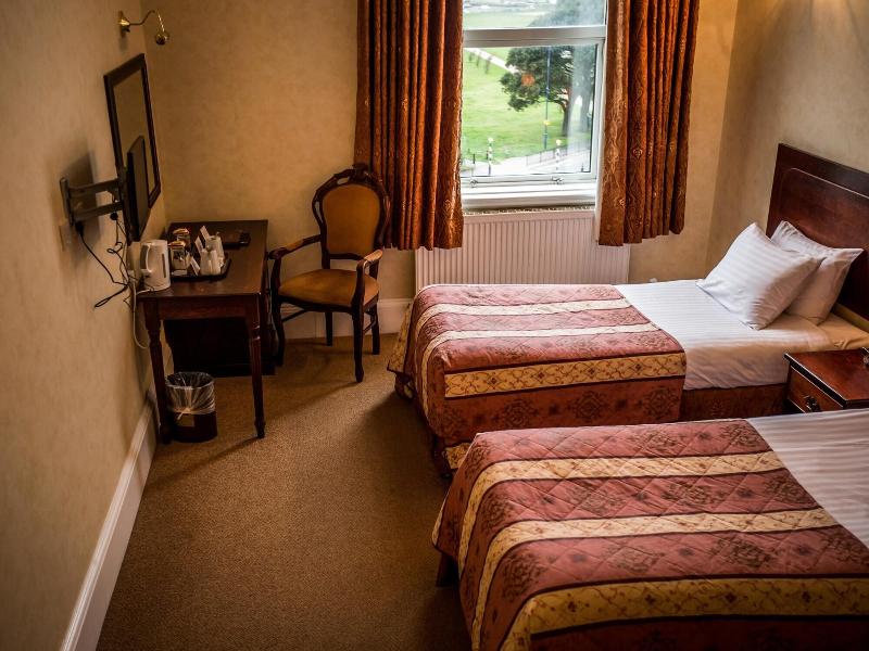 Queen s Hotel - Oda