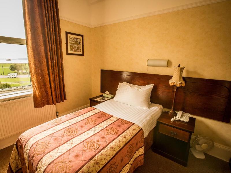 Queen s Hotel - Oda