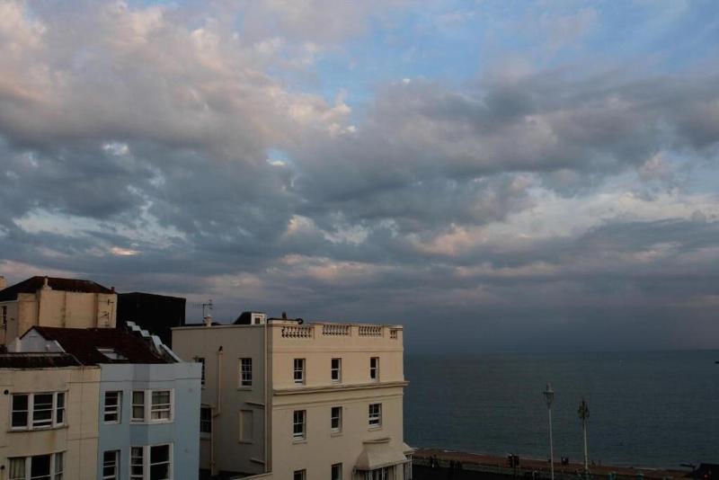 Amherst Brighton - Genel