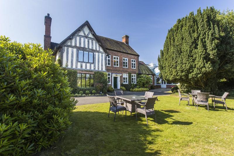 Moat House  Hotel (Acton Trussell) - Teras