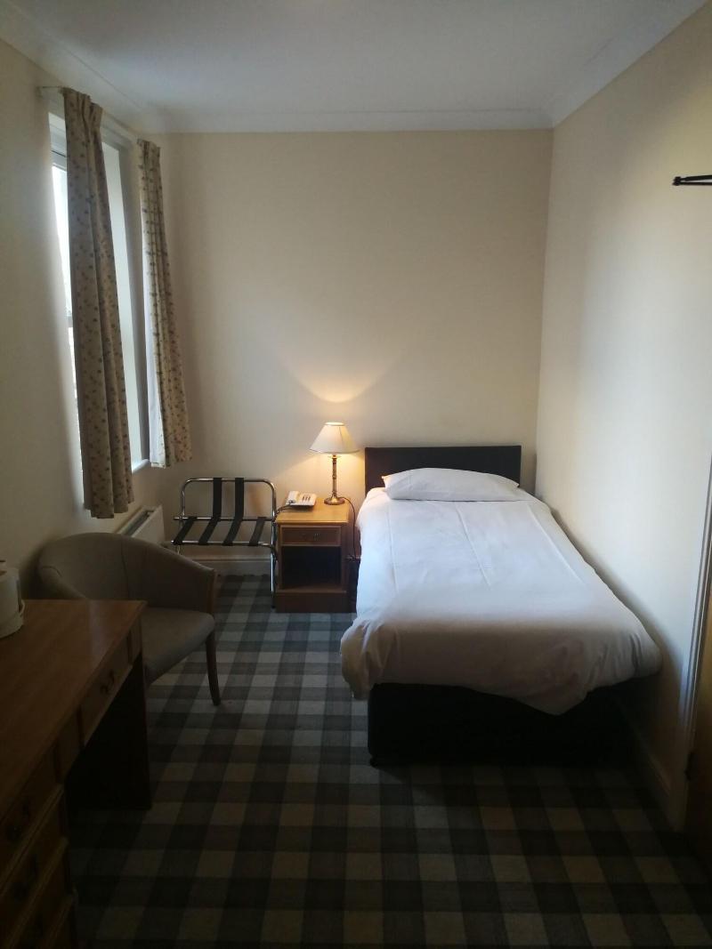 Windsor Hotel - Oda