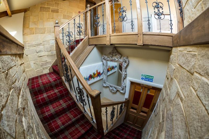 Farnley Tower - Lobi