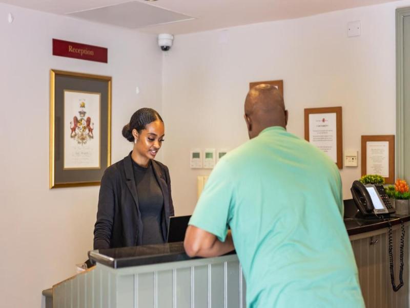 The Red Lion Hotel - Lobi