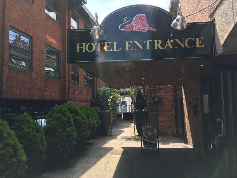 The Red Lion Hotel - Genel