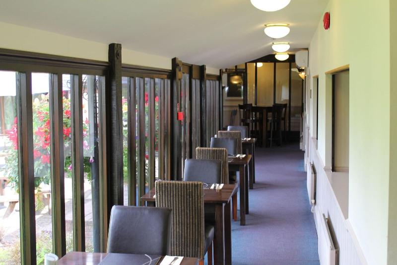 Oak Farm Hotel (M6 J12) - Lobi