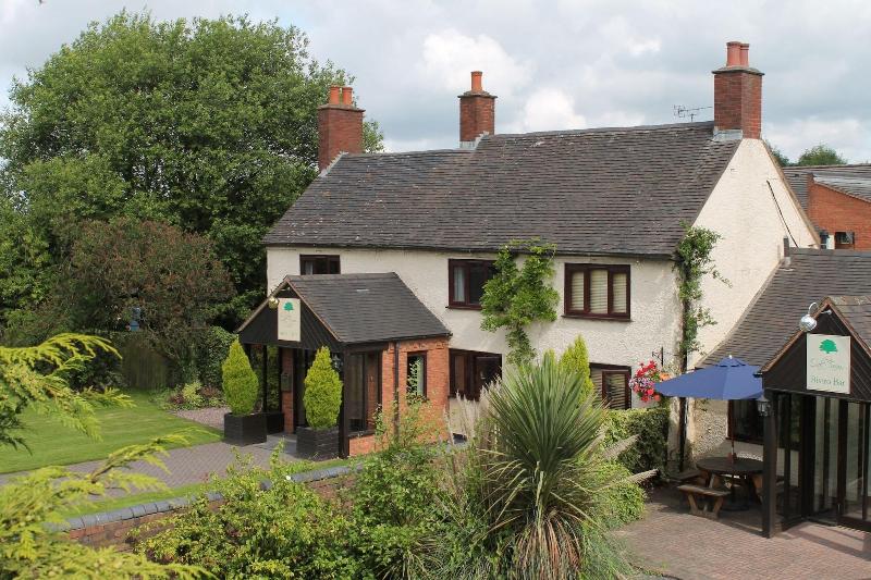 Oak Farm Hotel (M6 J12) - Genel