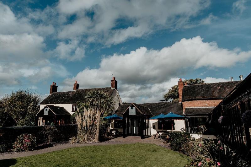 Oak Farm Hotel (M6 J12) - Genel