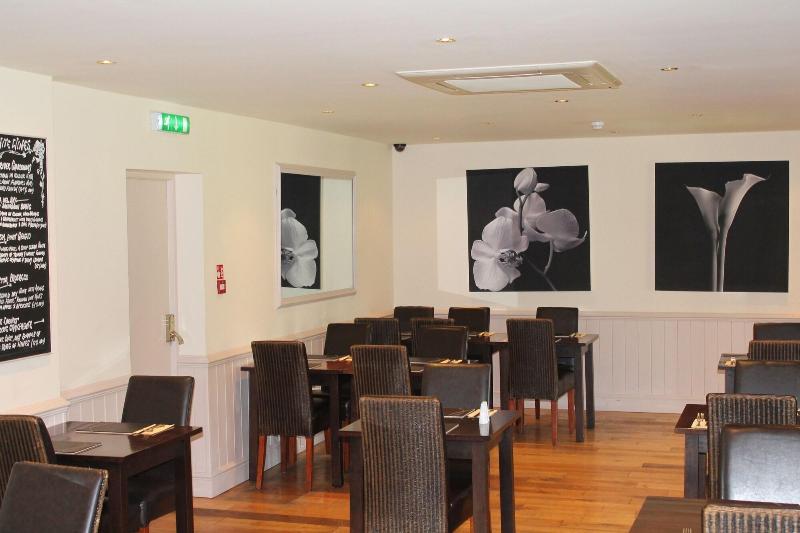 Oak Farm Hotel (M6 J12) - Restoran