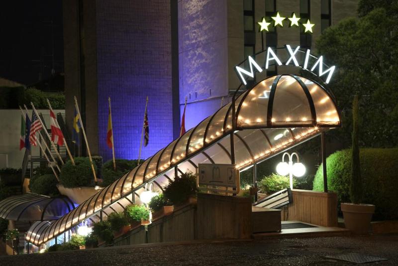 Maxim - Genel