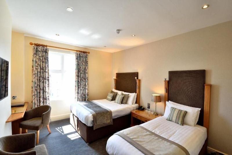 Queens Court Hotel - Oda
