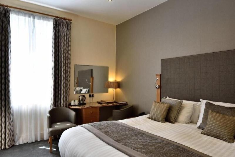 Queens Court Hotel - Oda