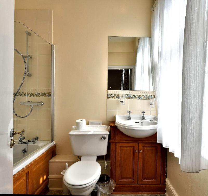 Queens Court Hotel - Oda