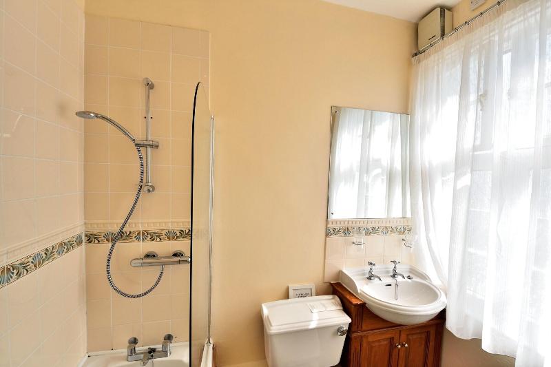 Queens Court Hotel - Oda