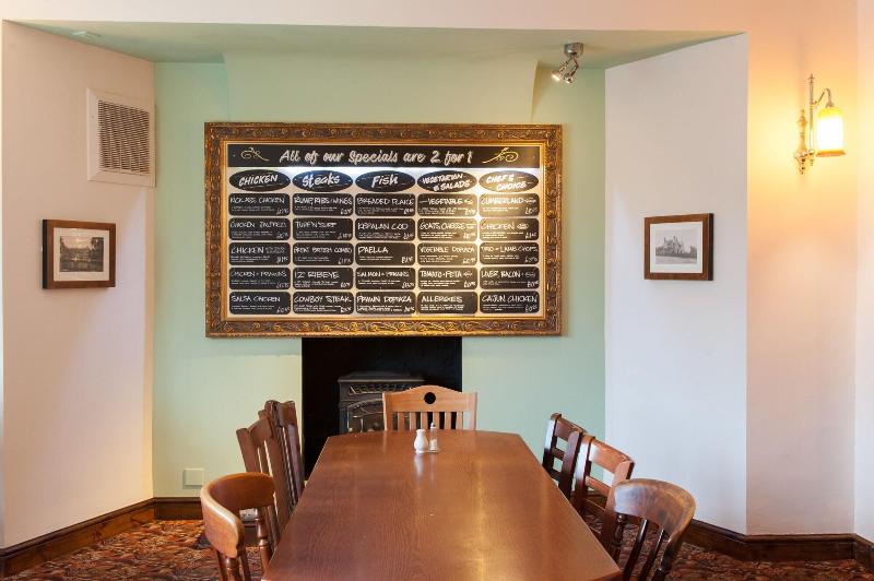 The Crown by Marstons Inns - Restoran