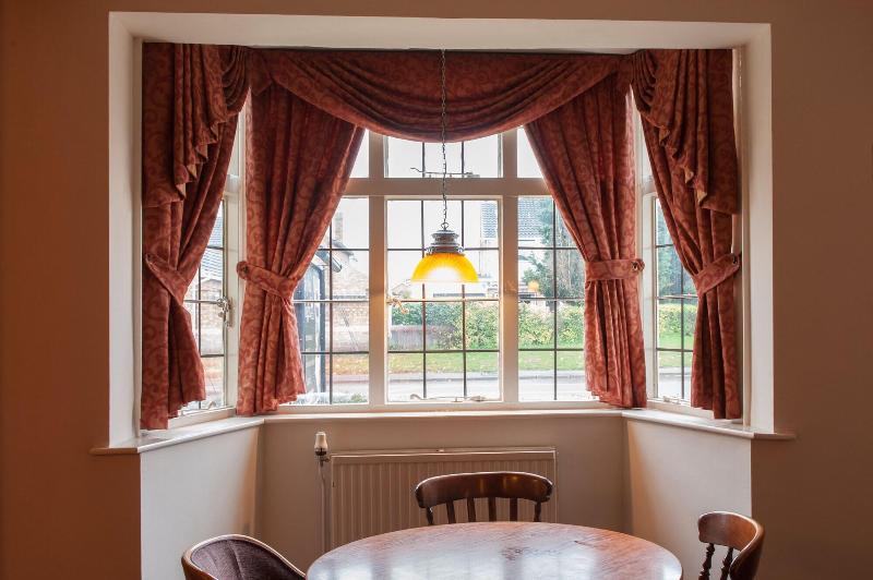 The Crown by Marstons Inns - Restoran