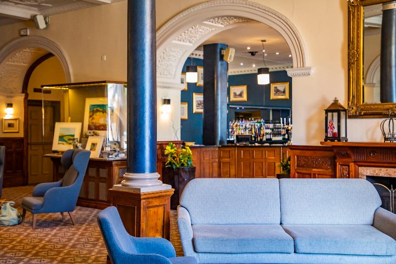 The Crown Hotel - Lobi