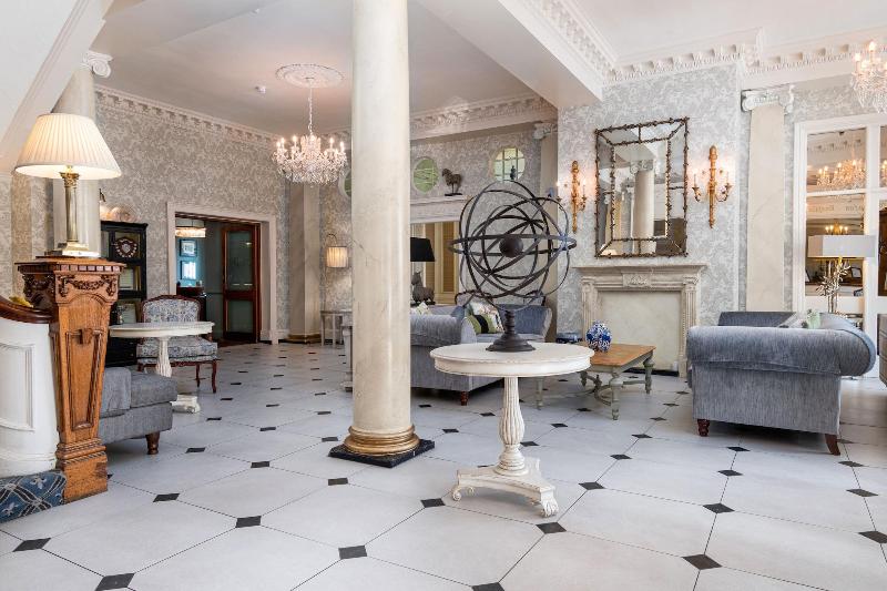 The Imperial Hotel - Lobi