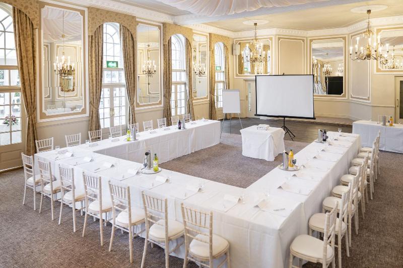 Ringwood Hall Hotel - Lobi
