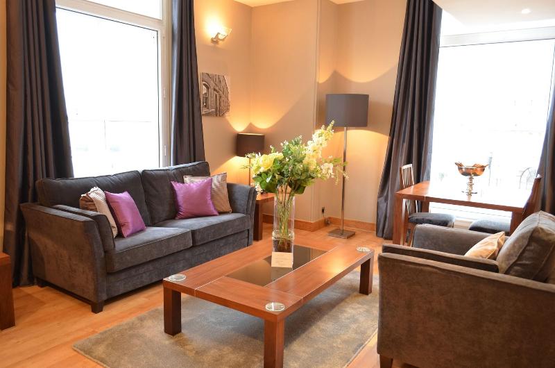 Quebecs Luxury Apartments - Oda