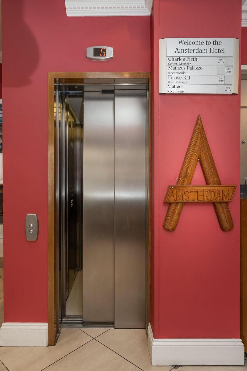 Amsterdam Hotel - Lobi