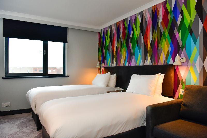 Village Hotel Swansea - Oda