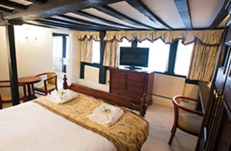 The Tudor House Hotel - Oda