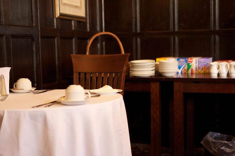 The Tudor House Hotel - Restoran