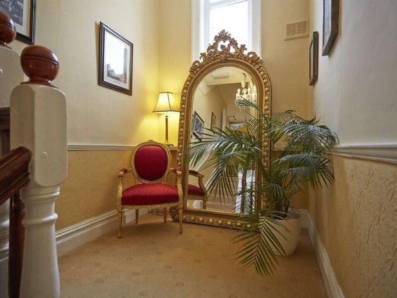 Somerville House - Lobi
