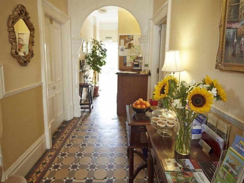 Somerville House - Lobi