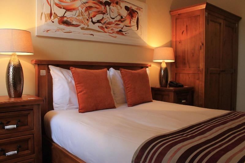 Andover House Hotel   Restaurant - Oda