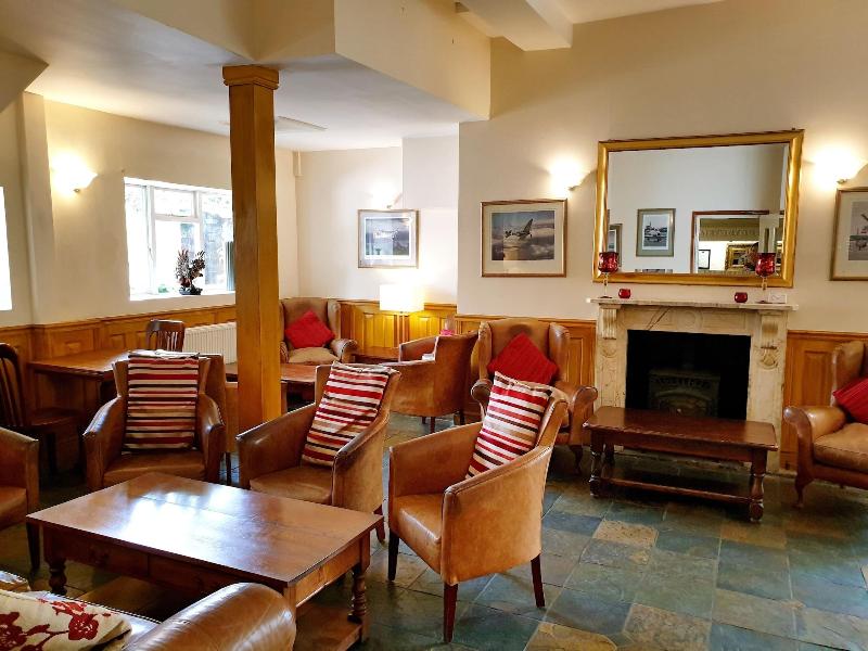 The Crown House - Bar