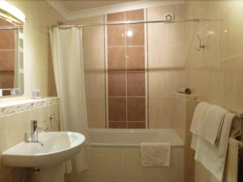 Shaw Hill Golf and Spa Hotel - Oda
