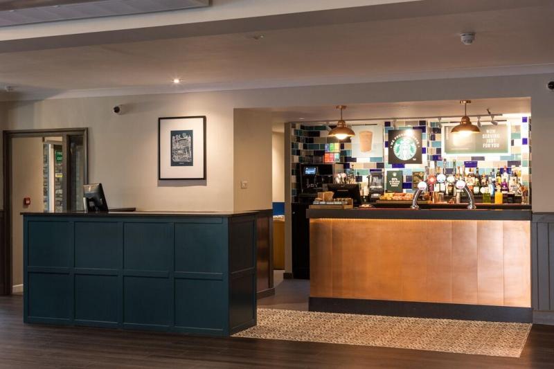 Almondsbury Interchange Hotel - Lobi