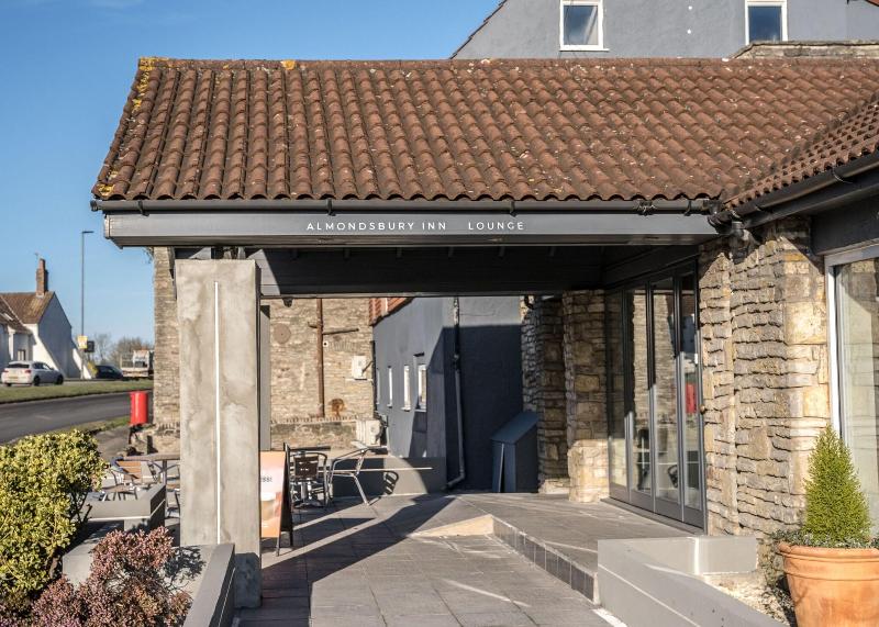 Almondsbury Interchange Hotel - Teras