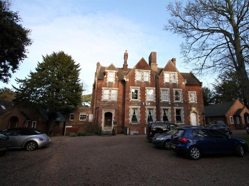 Ebury Hotel - Genel